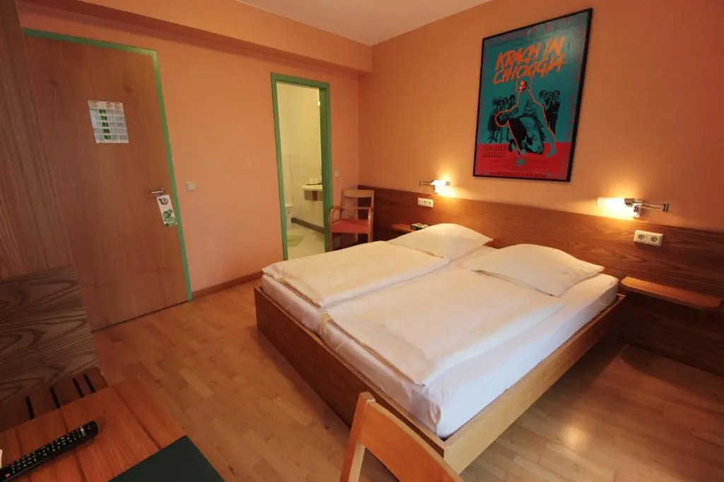 An der Persiluhr Stadt-gut-Hotel