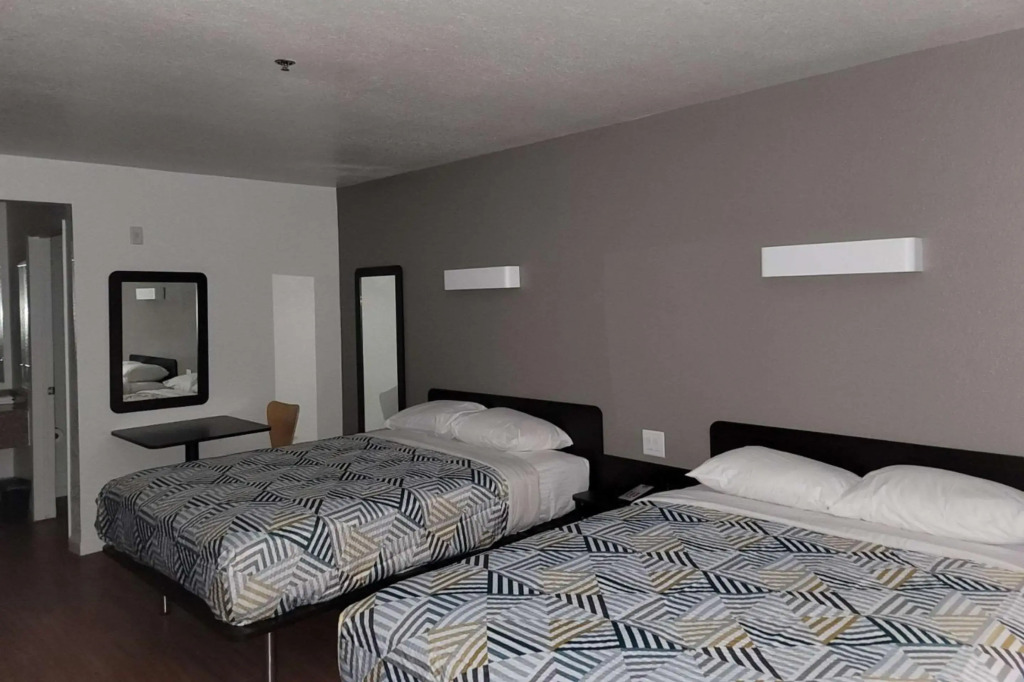 Rodeway Inn & Suites Rancho Mirage - Palm Desert Area