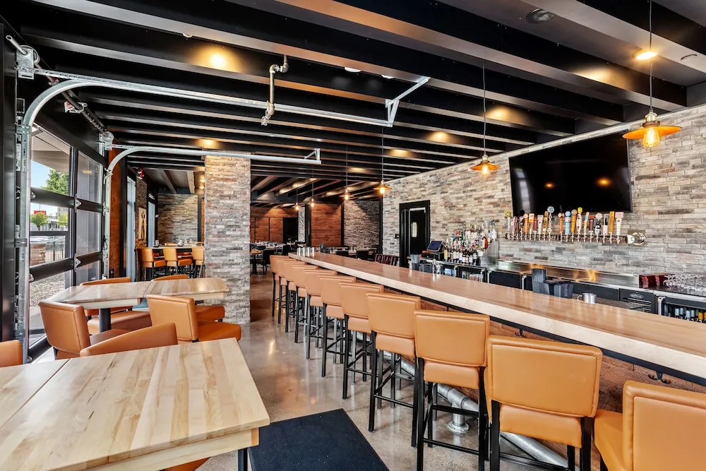 Cobblestone Hotel & Suites - De Pere Green Bay