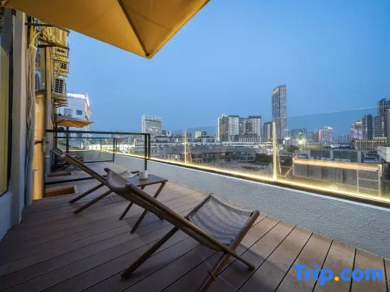 The Andaman Star Trek Hotel (3rd Street, two alleys, Chaoyang Plaza, Nanning)