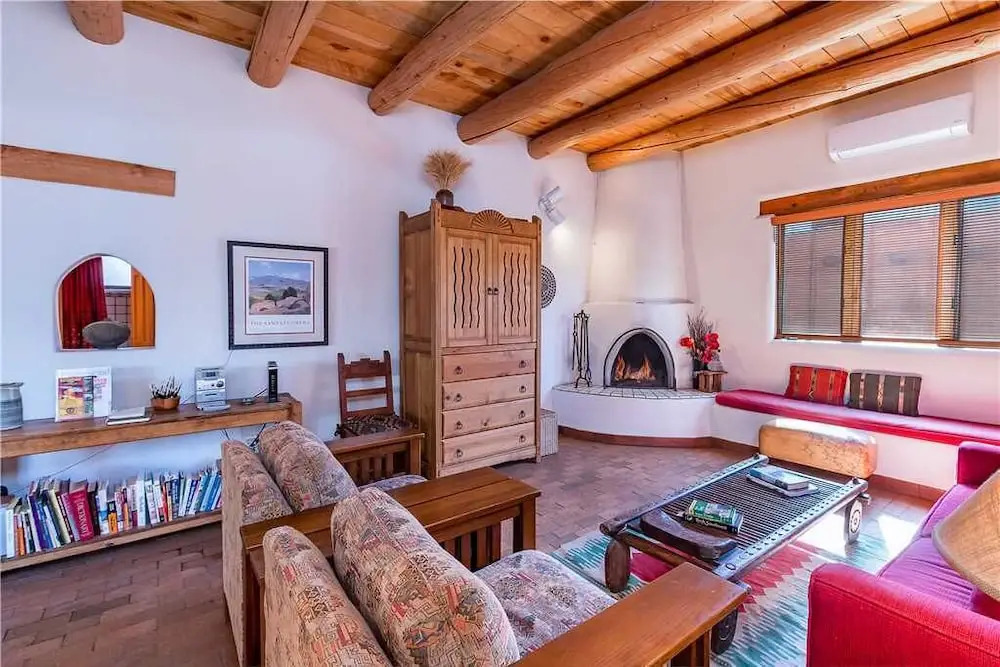 Alma Compound Casita, 1 Bedroom, Sleeps 2, Walk to Plaza, Fireplace, WiFi