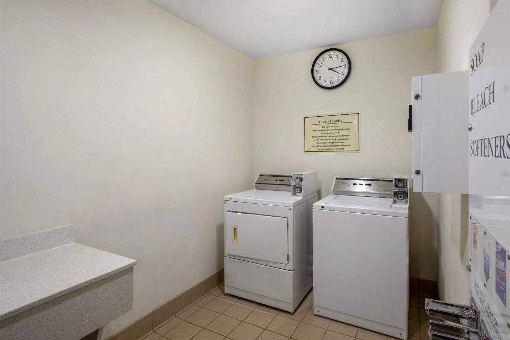 Best Western Limestone Inn and Suites