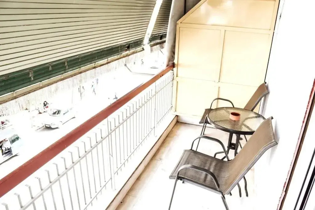 Athens Central 3BD Apartment next to Metro Luxury