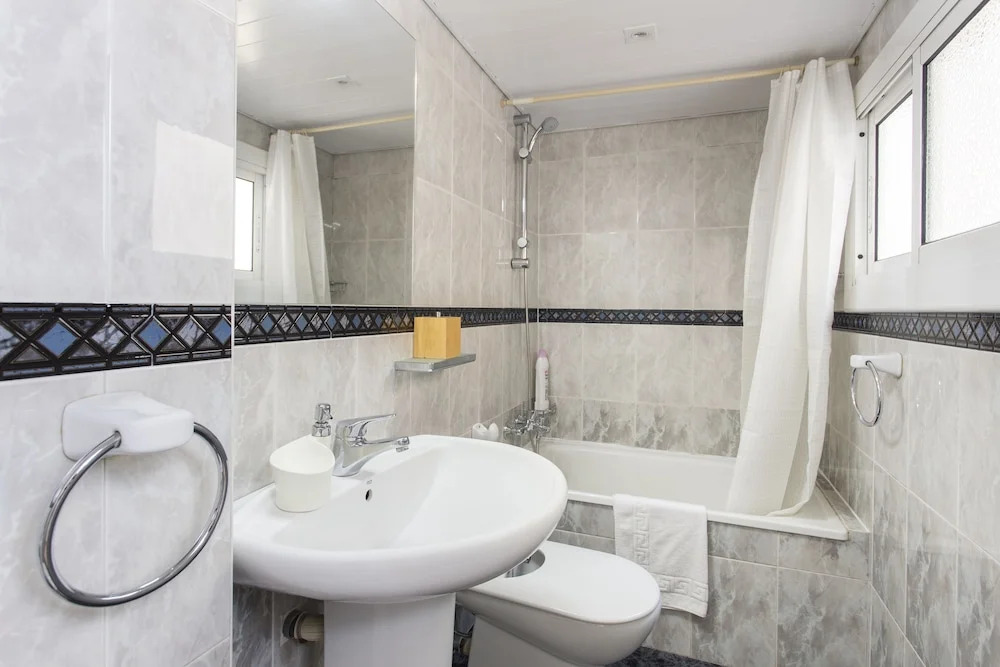 Madrona Apartment