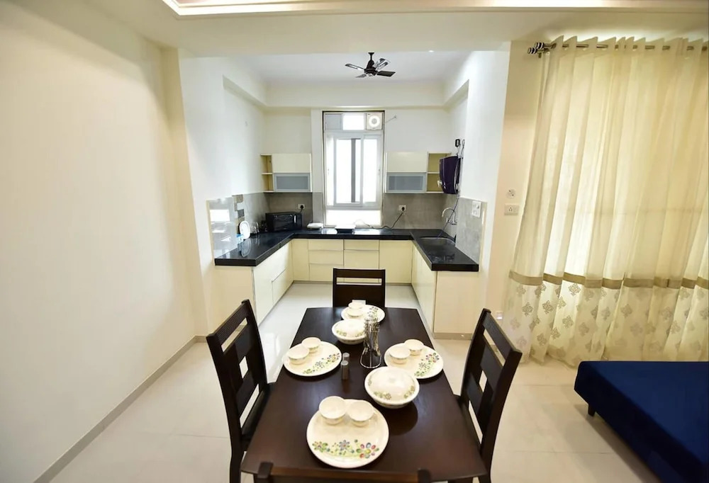 StayEden - Modern & Upscale 3BHK Airport