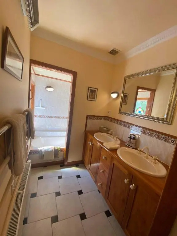 Twin Totara Cottage