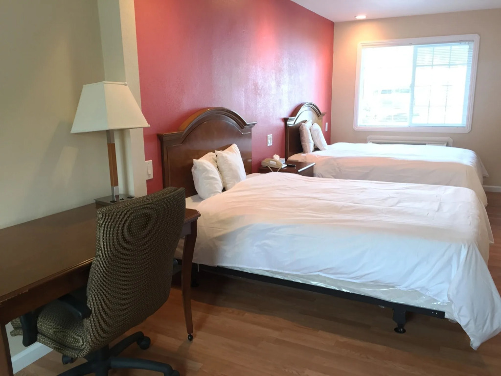 Surf City Inn & Suites