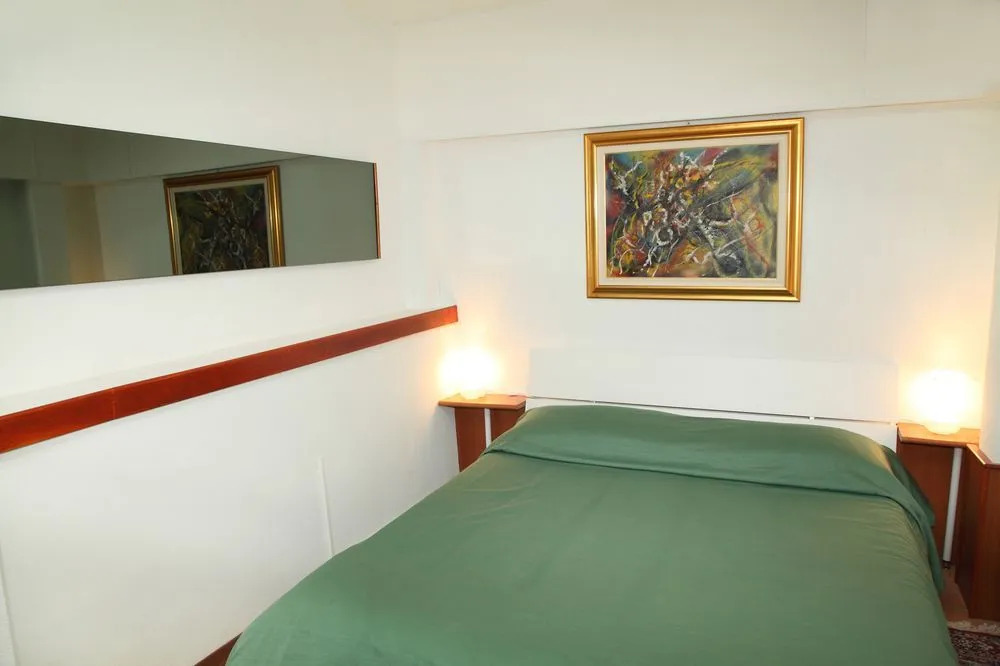 Collina House