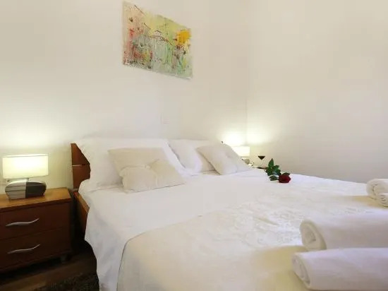 Bay View Apartment