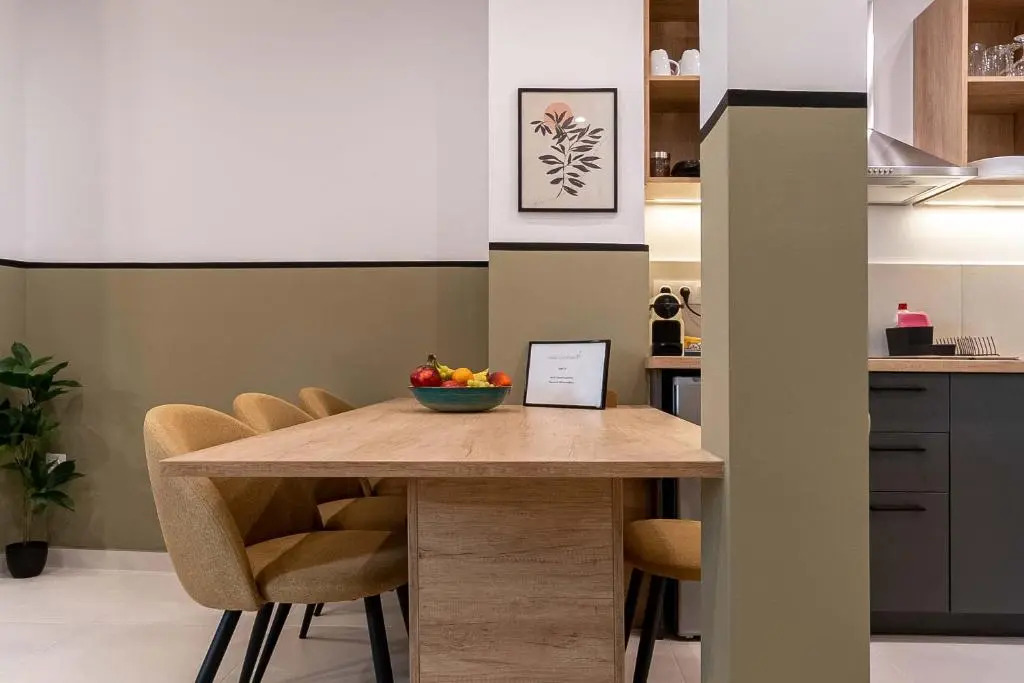 Mar25 by Smart Cozy Suites - In the heart of Athens - 9 minutes from metro - Available 24hr