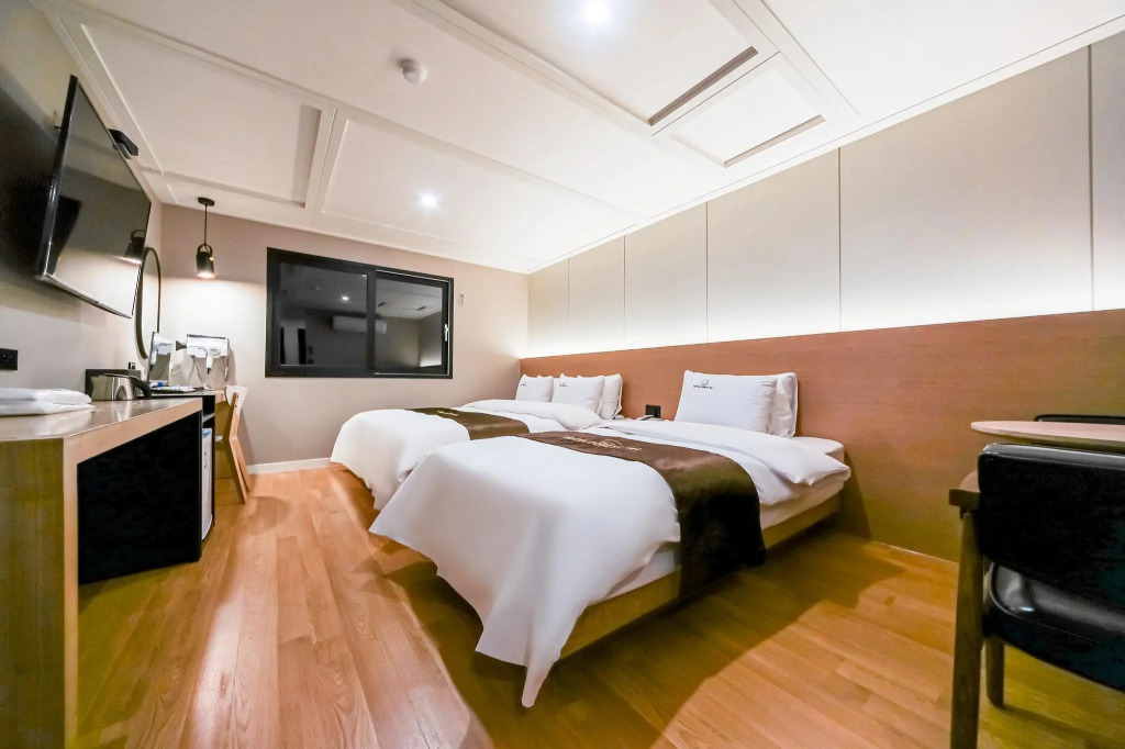 Forest 701 Hotel