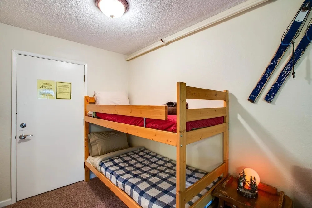 36sll - Convenient - Inexpensive - Kitchenette - Sleeps 6 1 Bedroom Condo