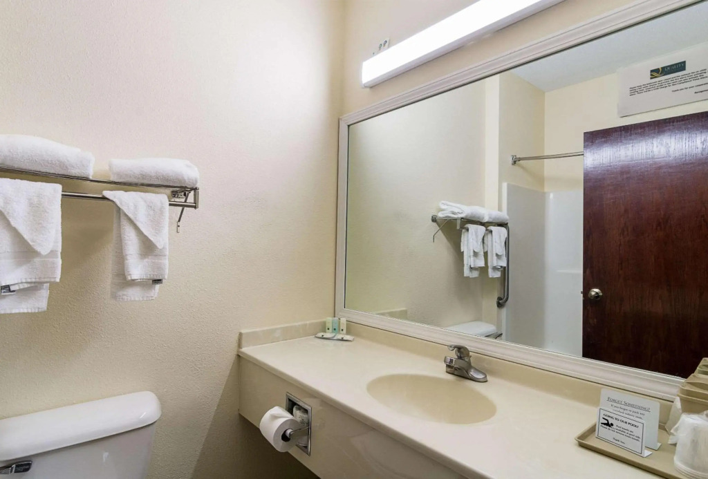 Quality Inn & Suites Harvey - Chicago Southland