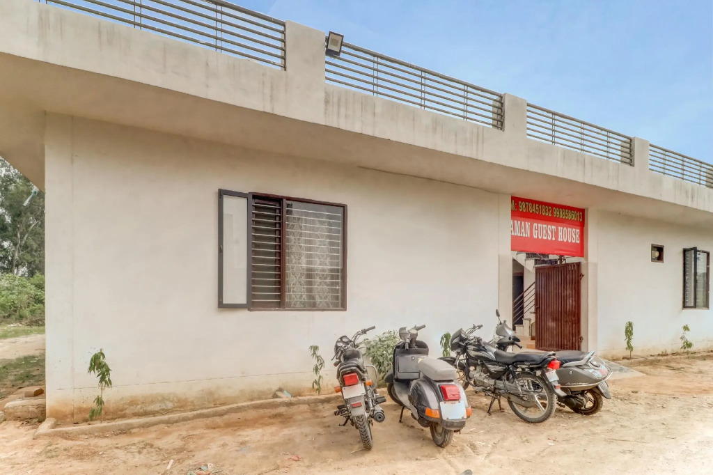 OYO Flagship 83529 Aman Guest House