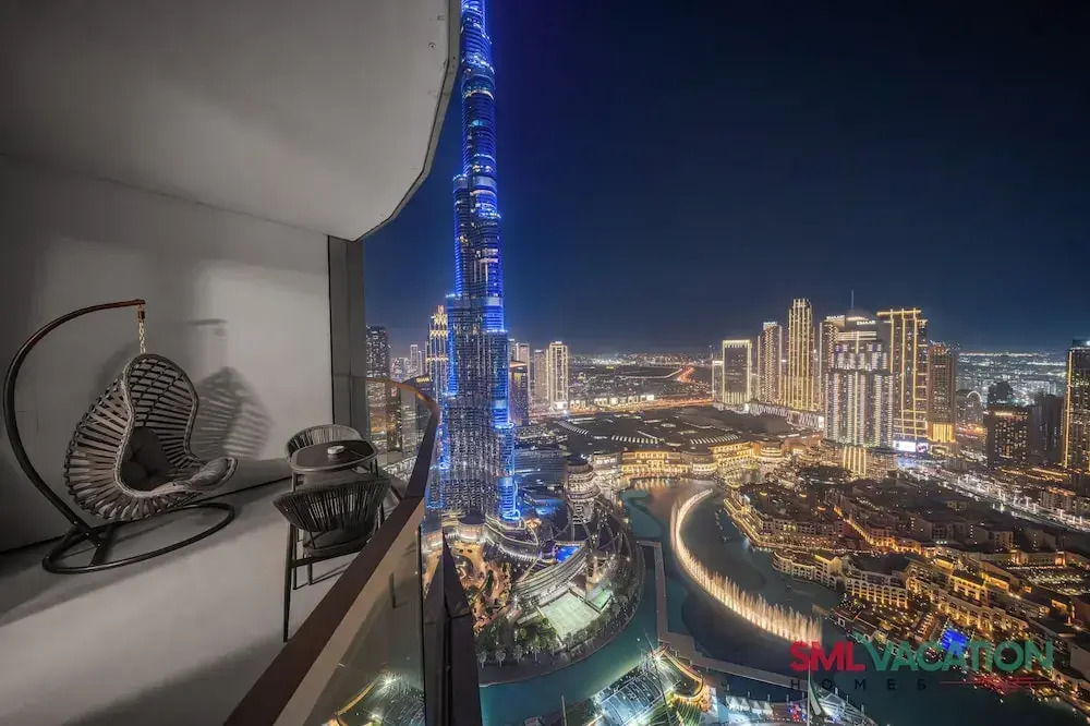 SML Vacation Homes - Sky High Apartments with Burj Khalifa and Dubai Fountain Views at Grande Signature, Downtown Dubai