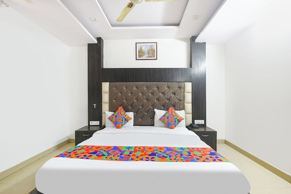 FabHotel Vishesh Continental