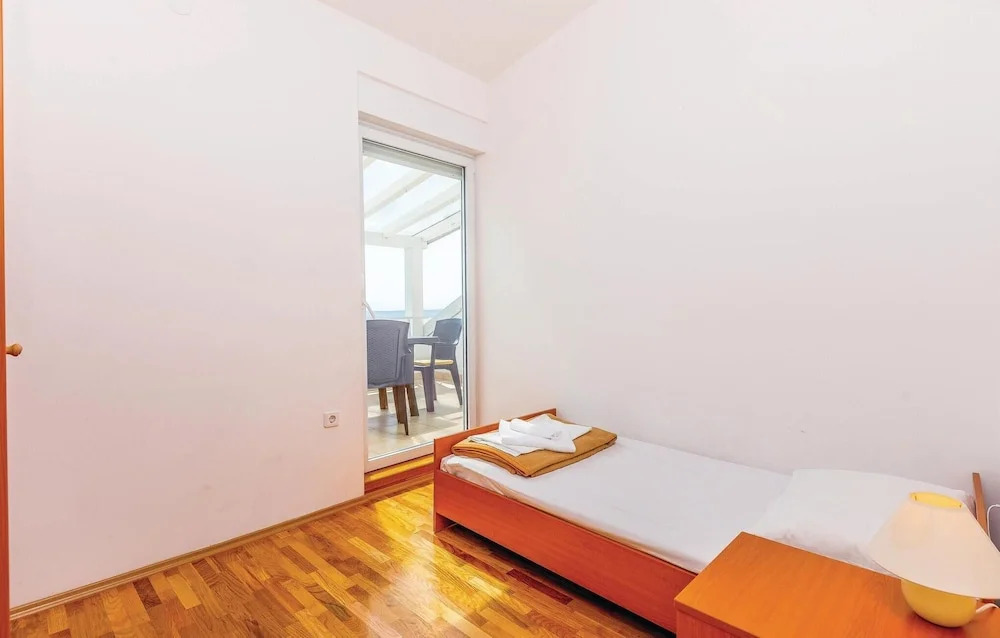Amazing Home in Dramalj With Wifi and 3 Bedrooms