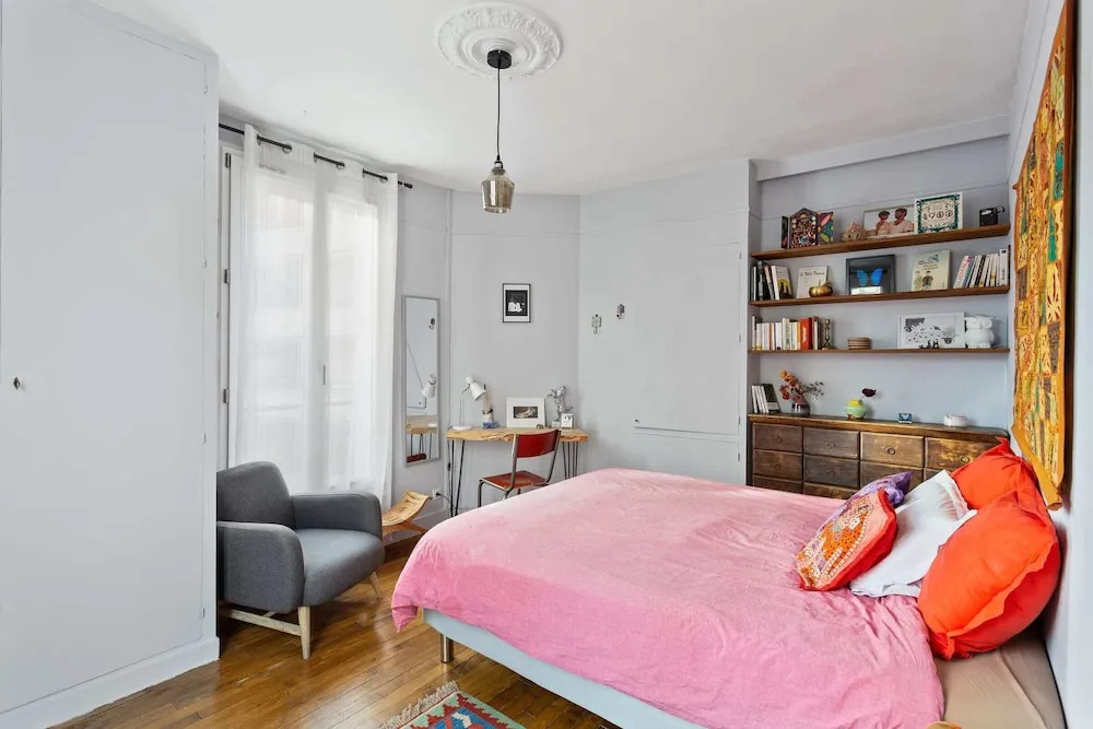 Spacious and Bright Duplex Located in the 19th