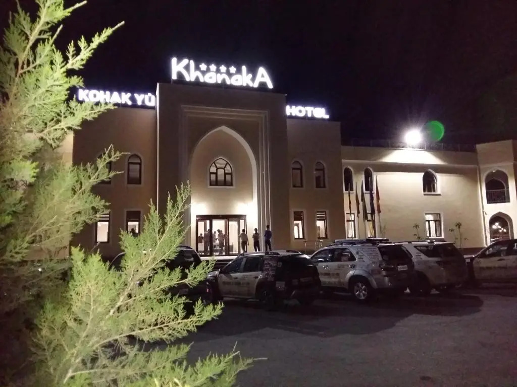 Отель Khanaka