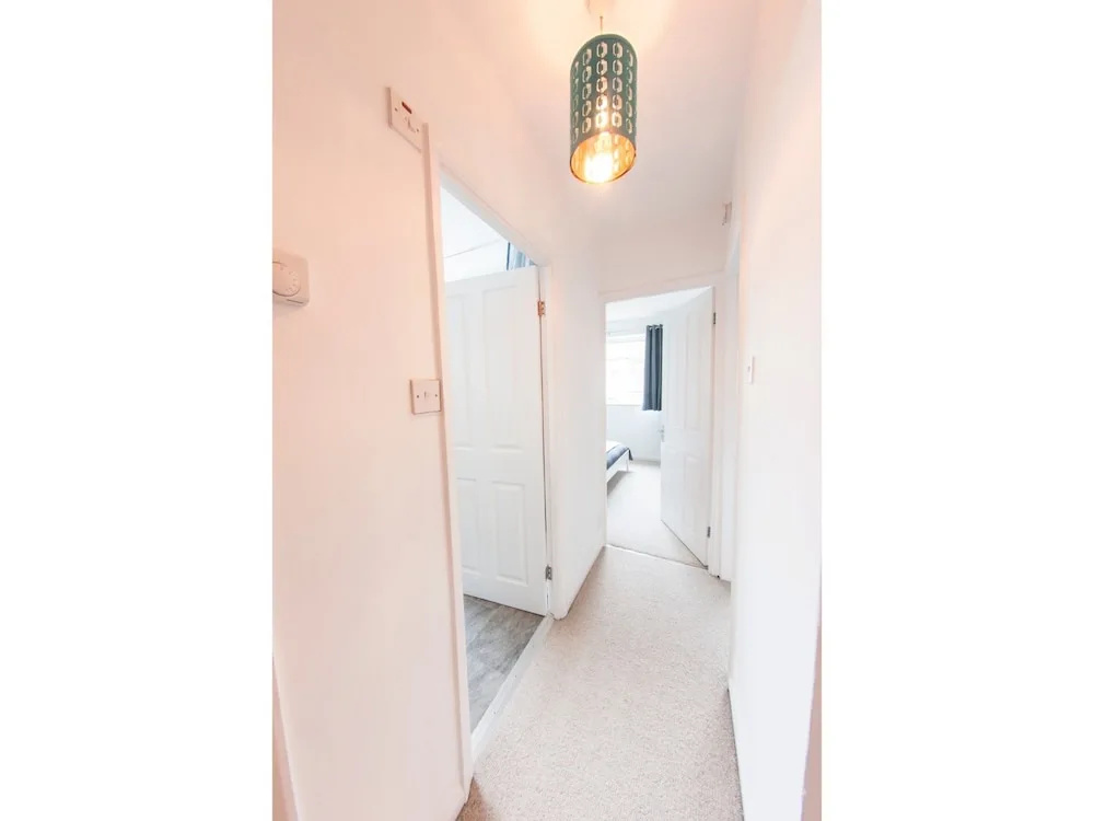 Bright & Airy 2-bedroom Flat for 6 in Blackheath