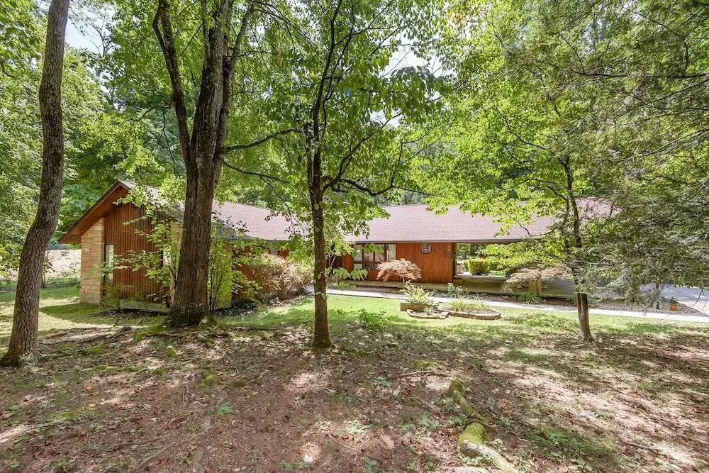 Chicken Creek's Edge 3 Bedroom Home by Redawning