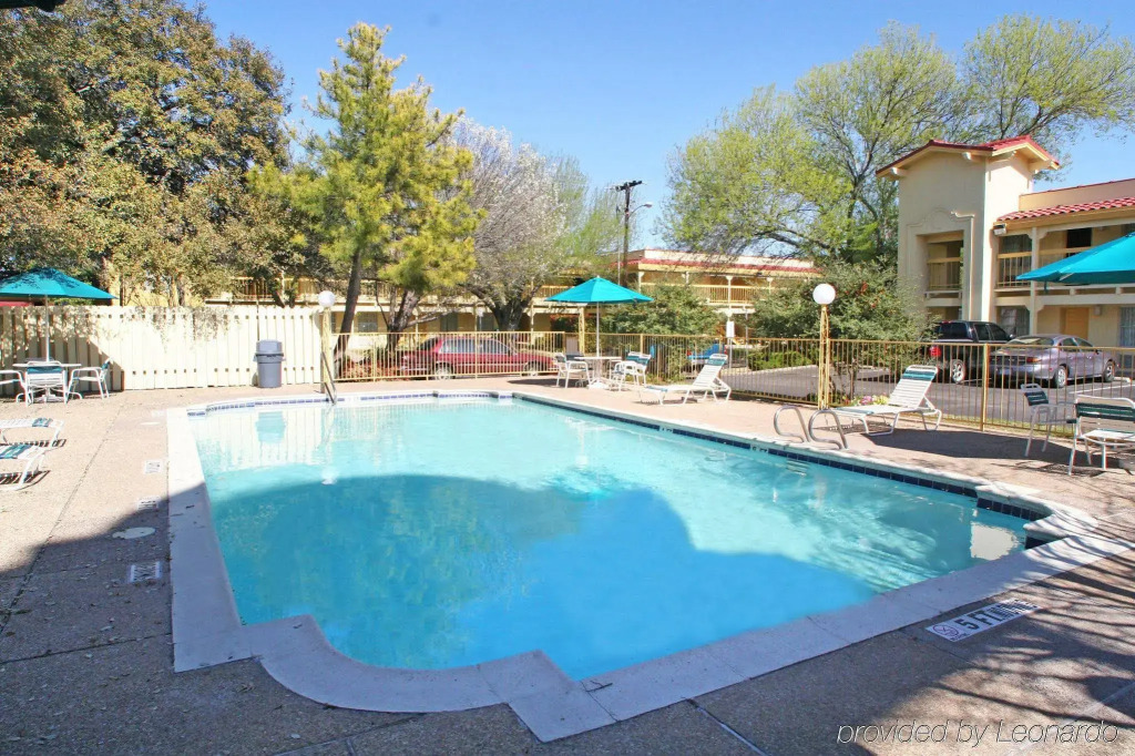 La Quinta Inn University