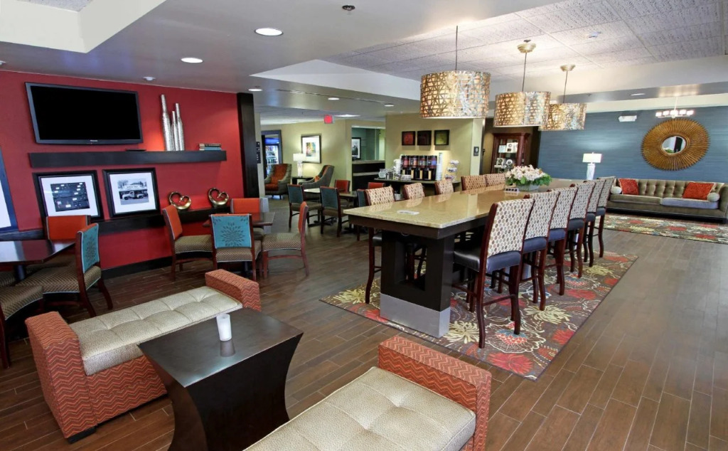 Hampton Inn Birmingham Colonnade