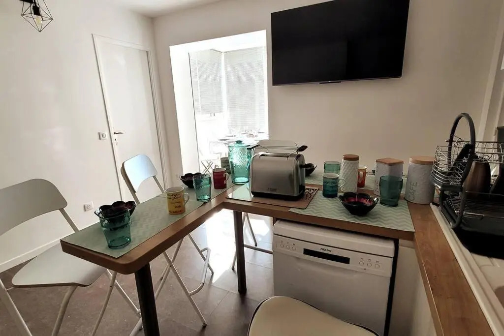 Comme a la Maison!!A 5 Min a Pied Plage,Pkg Prive