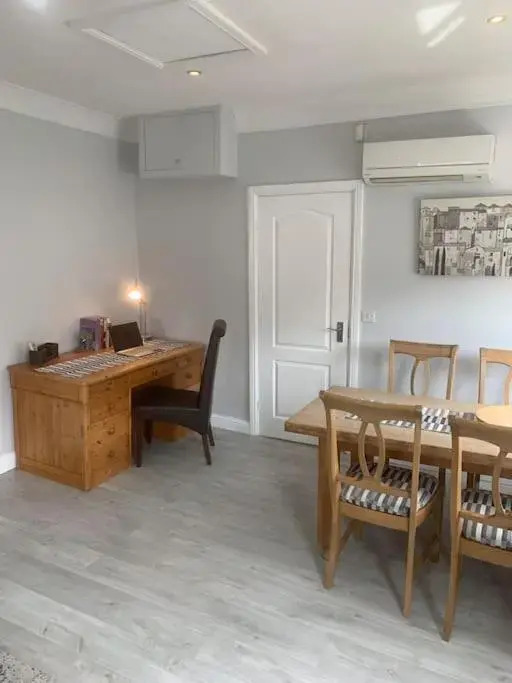 Large 1 bedroom Apartment Chester, Hoole Sleeps 4.