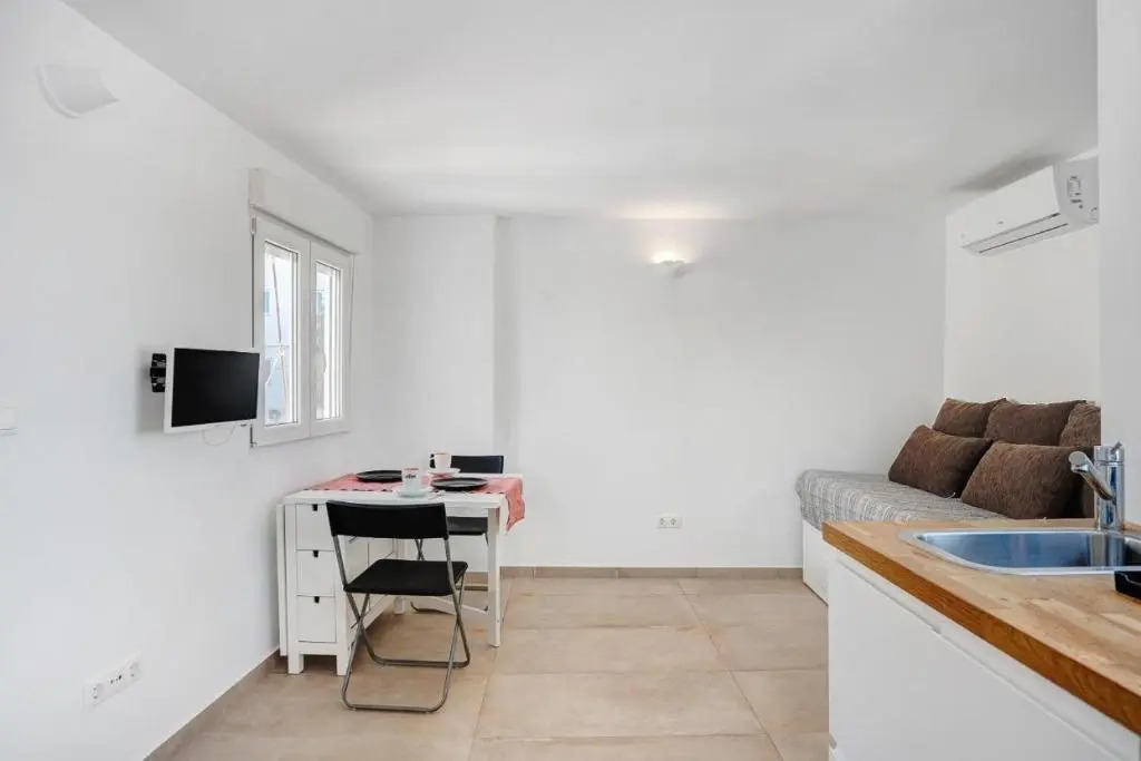 ESTRELLA - Sólo Parejas o Familias - 30m2