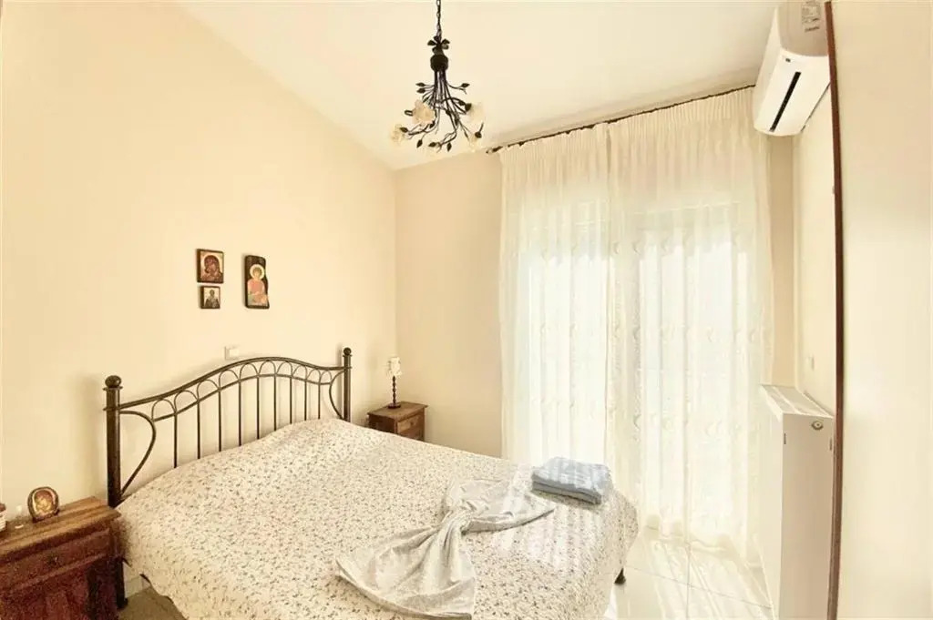 Helios Seafront Villa Rachoni - 3 bedrooms 7 guests
