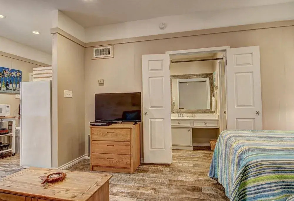Island Oasis - 1 Br Condo