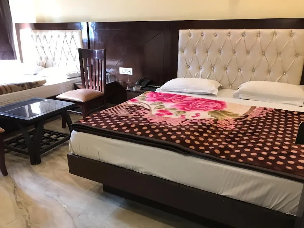 ADB Rooms Gaurav Guest House