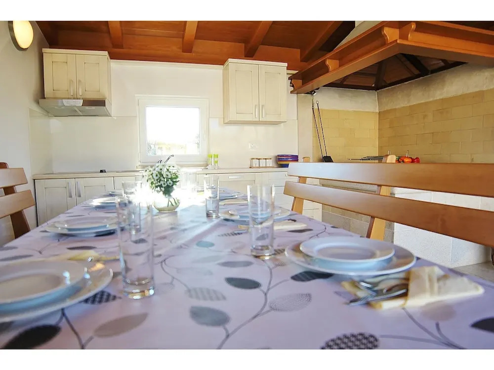 Charming Villa Only 10 Minutes Drive From the sea