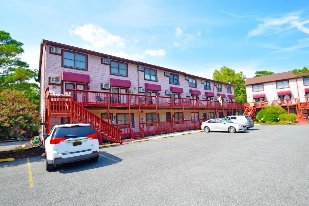 Nanticoke Square 207b 2 Bedroom Townhouse by RedAwning
