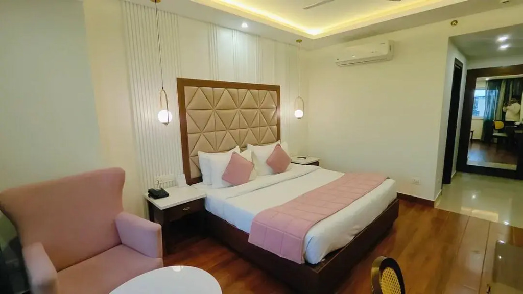 MJ Grand Inn