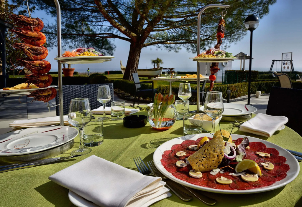 Everness Hotel & Resort