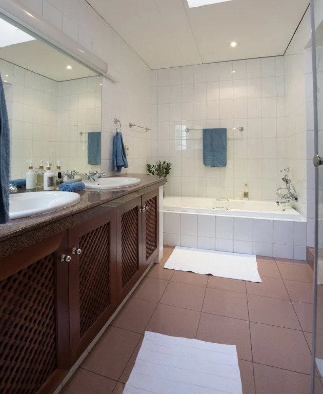 The Gables Suite- Adults Only