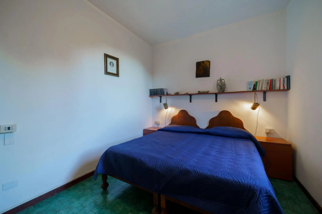 Rustic Villetta Le Grotte sleeps 8 comfortably with a view of the bay of Portoferraio-VILLETTA LE GROTTE