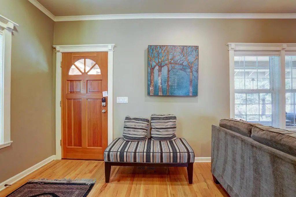 Westside Walkable-AC-3BR/2.5BA