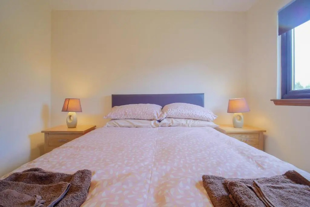Glenview Chalet Park No 2