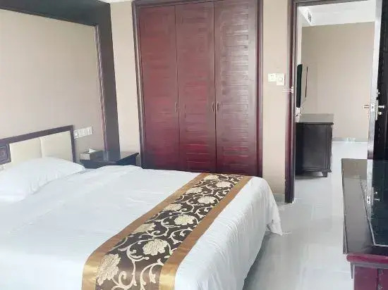 Golden Sea Hotel (Tantou Second Industrial Zone Store)