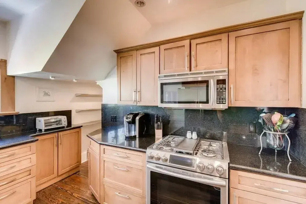 West Palm Beauty With Private Pool 4 Bedroom Home by RedAwning