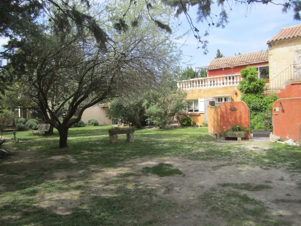 MAS MAURANE-Roulotte avec SPA privé