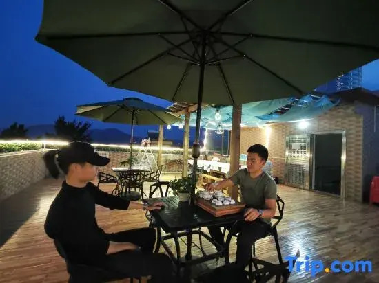 Sijihai Hostel