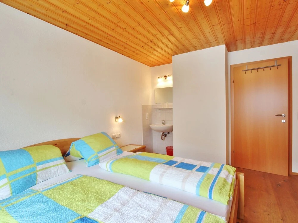 Spacious Apartment in Neukirchen am Großvenediger With Pool