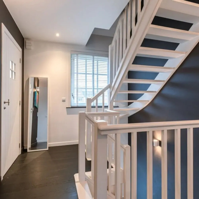 Huswell - Fabulous House for 8 People With Sunny Garden