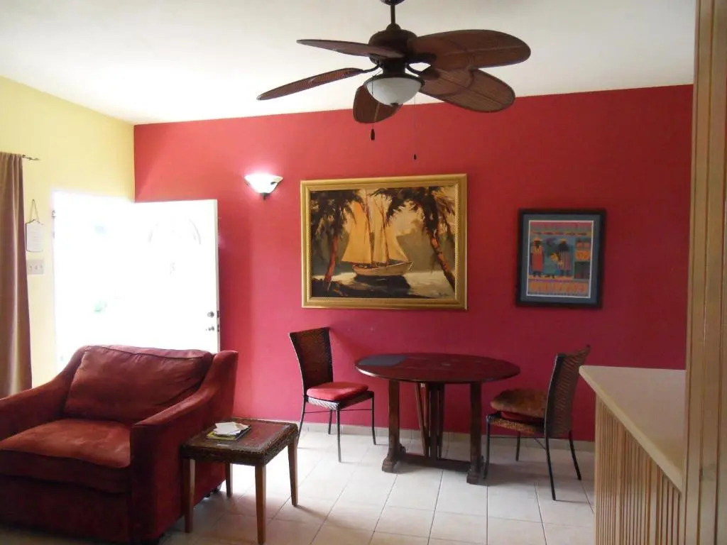 Club Caribbean Court Apartments