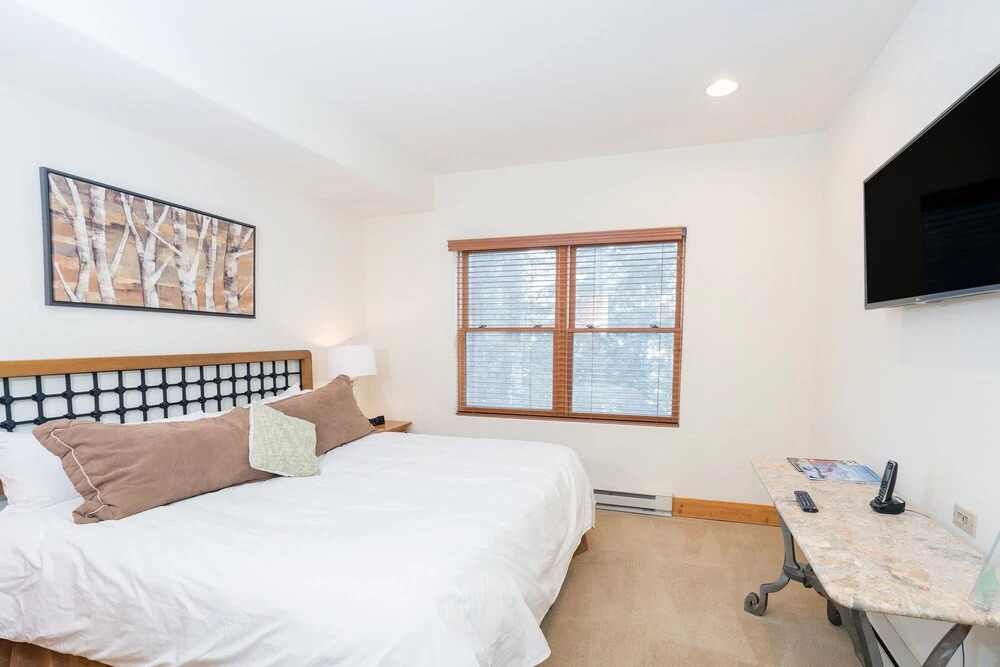 Bear Creek Lodge 203ab 2 Bedroom Condo by Alpine Lodging Telluride