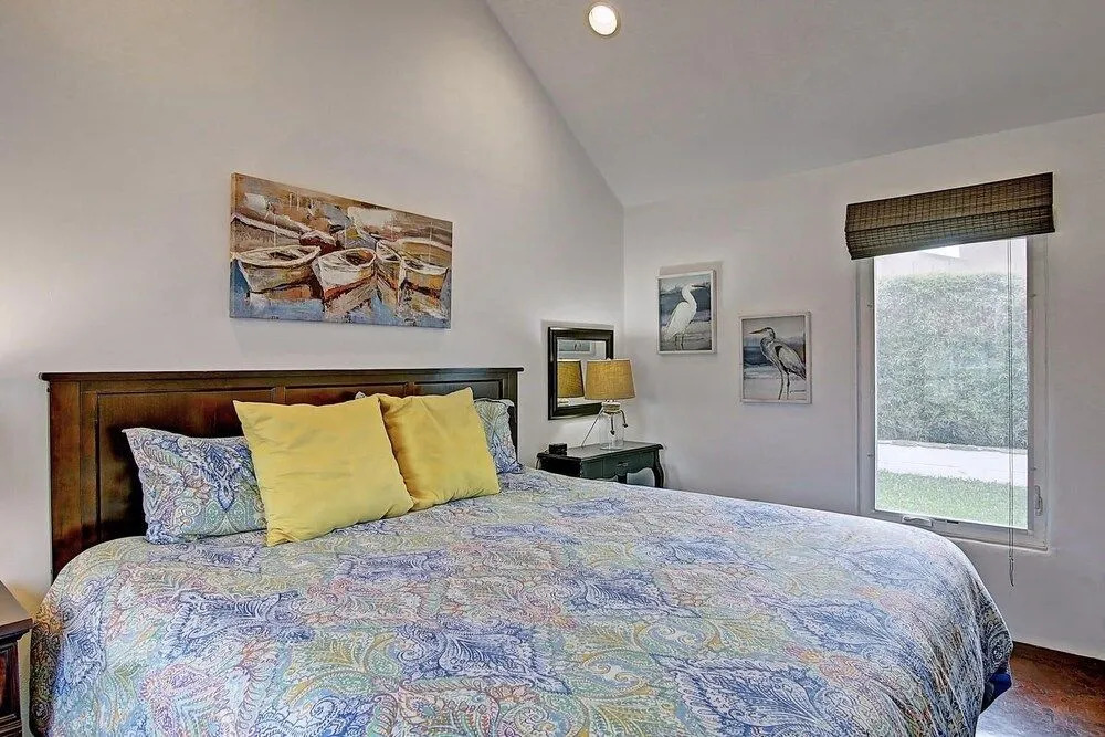 Another Day In Paradise 1 Bedroom Cottage by Redawning